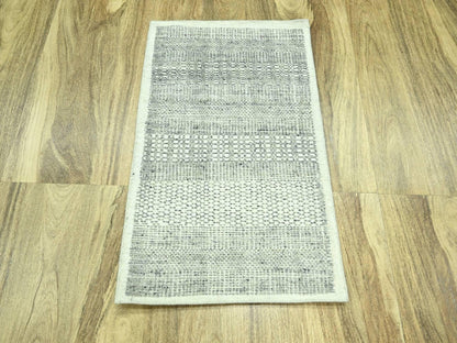 Modern / Contemporary hand-knotted wool rug in Gray, 2' x 3' — SKU O076779 (view 2)