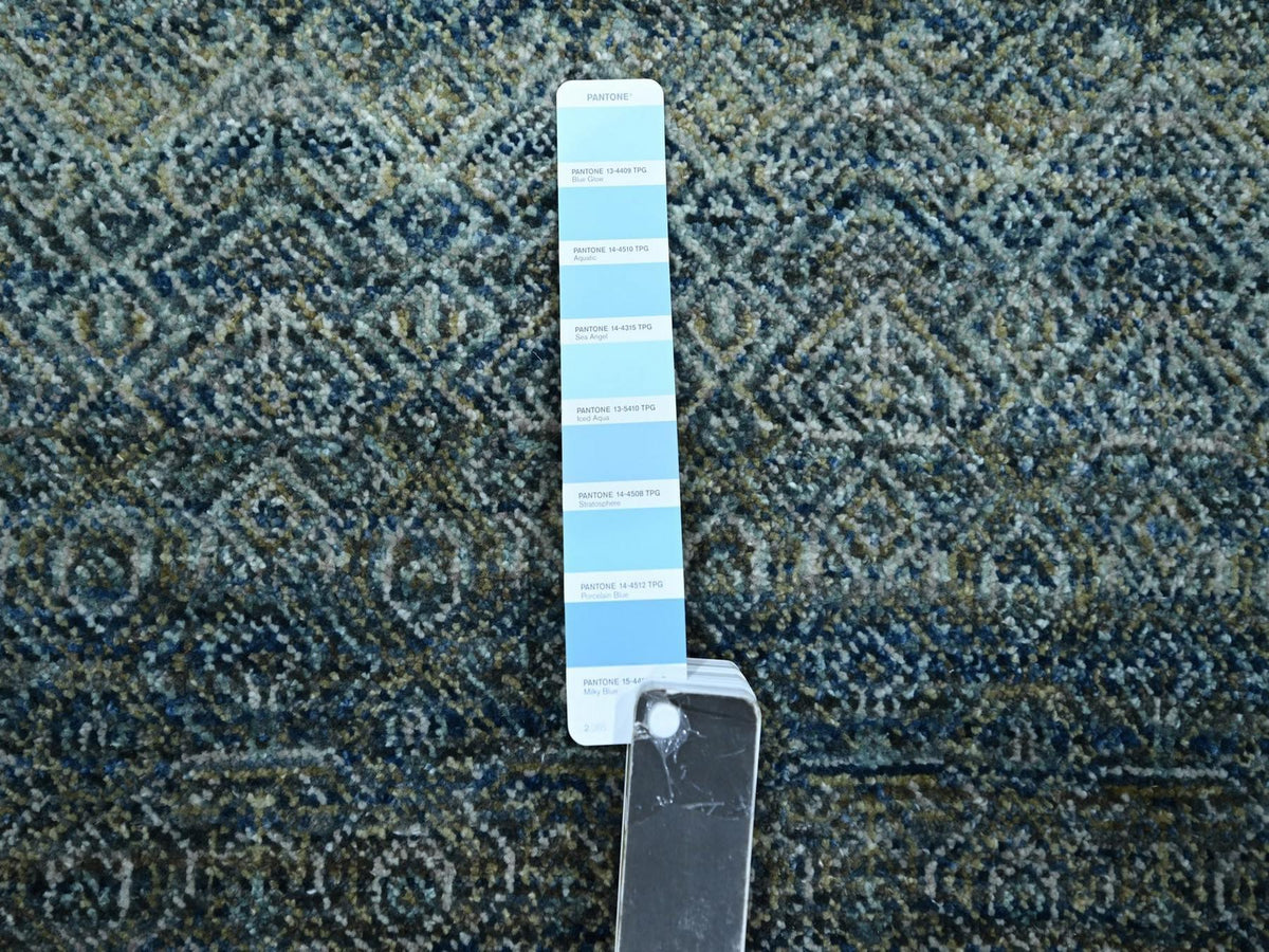 Modern / Contemporary hand-knotted wool rug in Blue, 9'1" x 11'11" — SKU O076856 (view 7)
