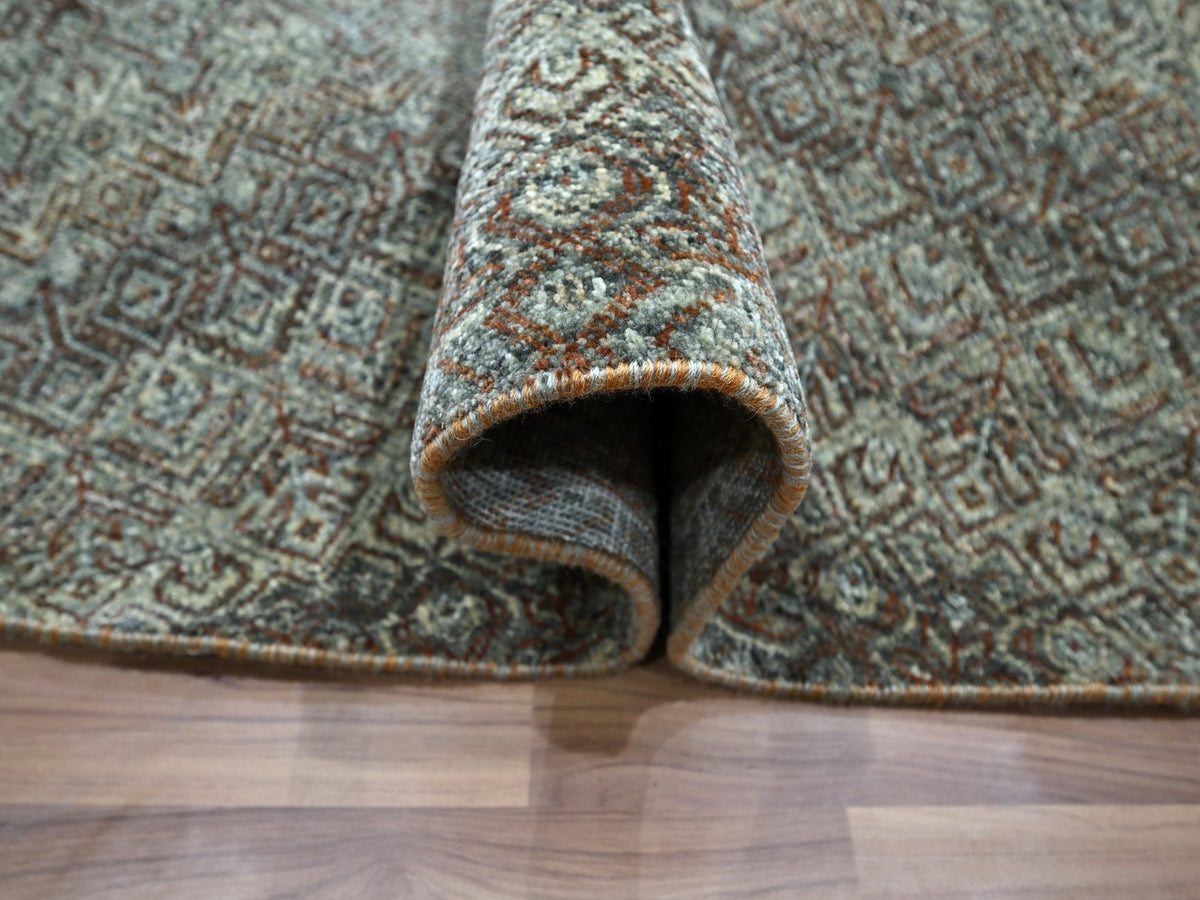 Modern / Contemporary hand-knotted wool rug in Gray, 7'11" x 7'11" — SKU O076866 (view 5)