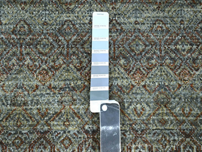 Modern / Contemporary hand-knotted wool rug in Gray, 3' x 5'1" — SKU O076869 (view 4)