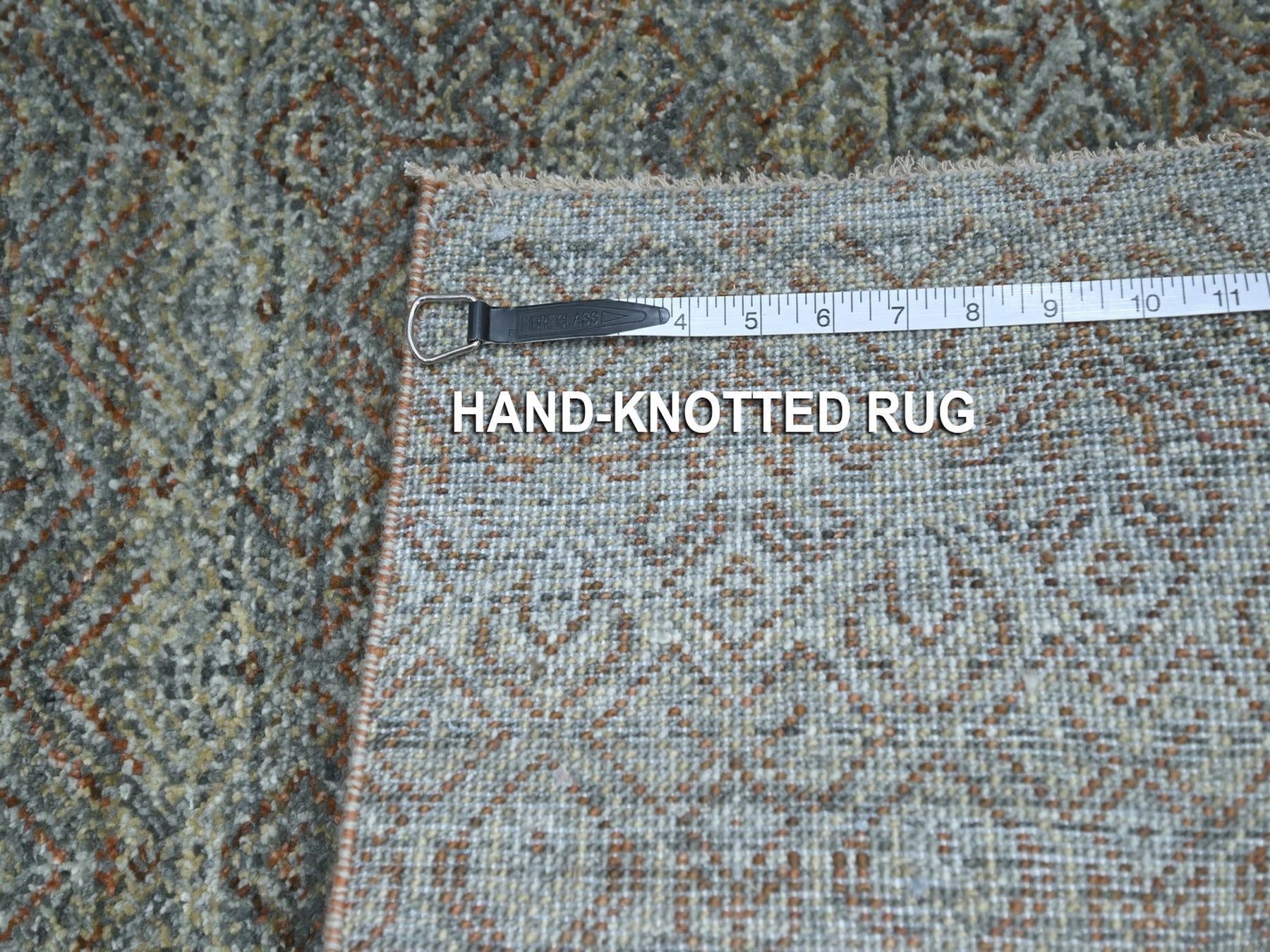 Modern / Contemporary hand-knotted wool rug in Gray, 3' x 5'1" — SKU O076869 (view 7)