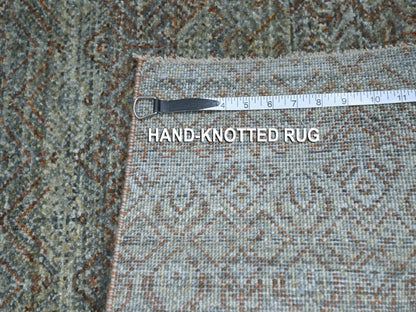 Modern / Contemporary hand-knotted wool rug in Gray, 3' x 5'1" — SKU O076869 (view 7)