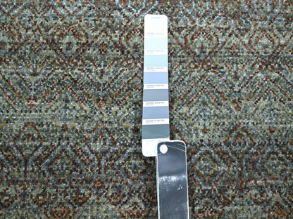Modern / Contemporary hand-knotted wool rug in Gray, 3' x 5'1" — SKU O076870 (view 4)