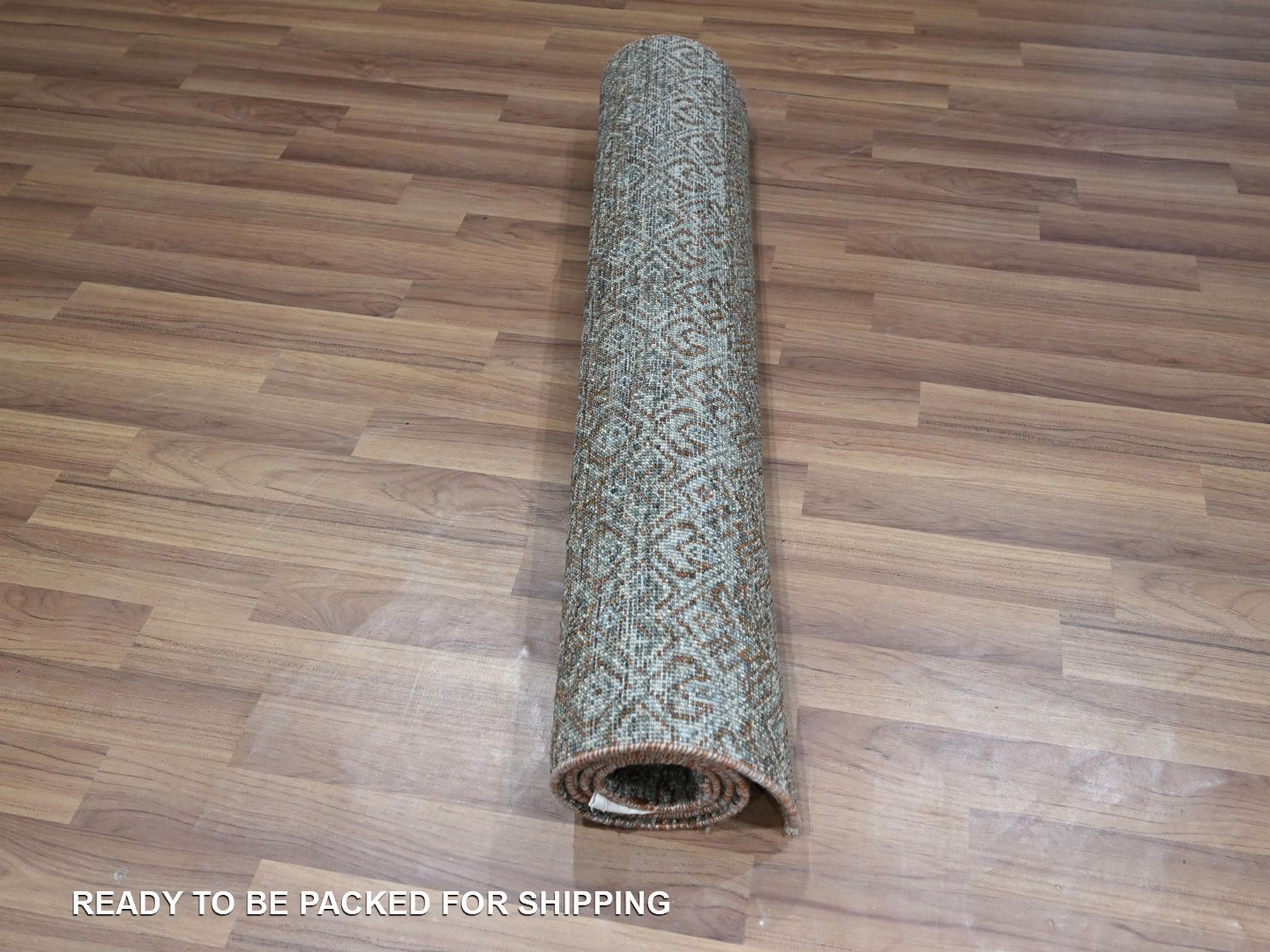 Modern / Contemporary hand-knotted wool rug in Gray, 3' x 5' — SKU O076871 (view 5)