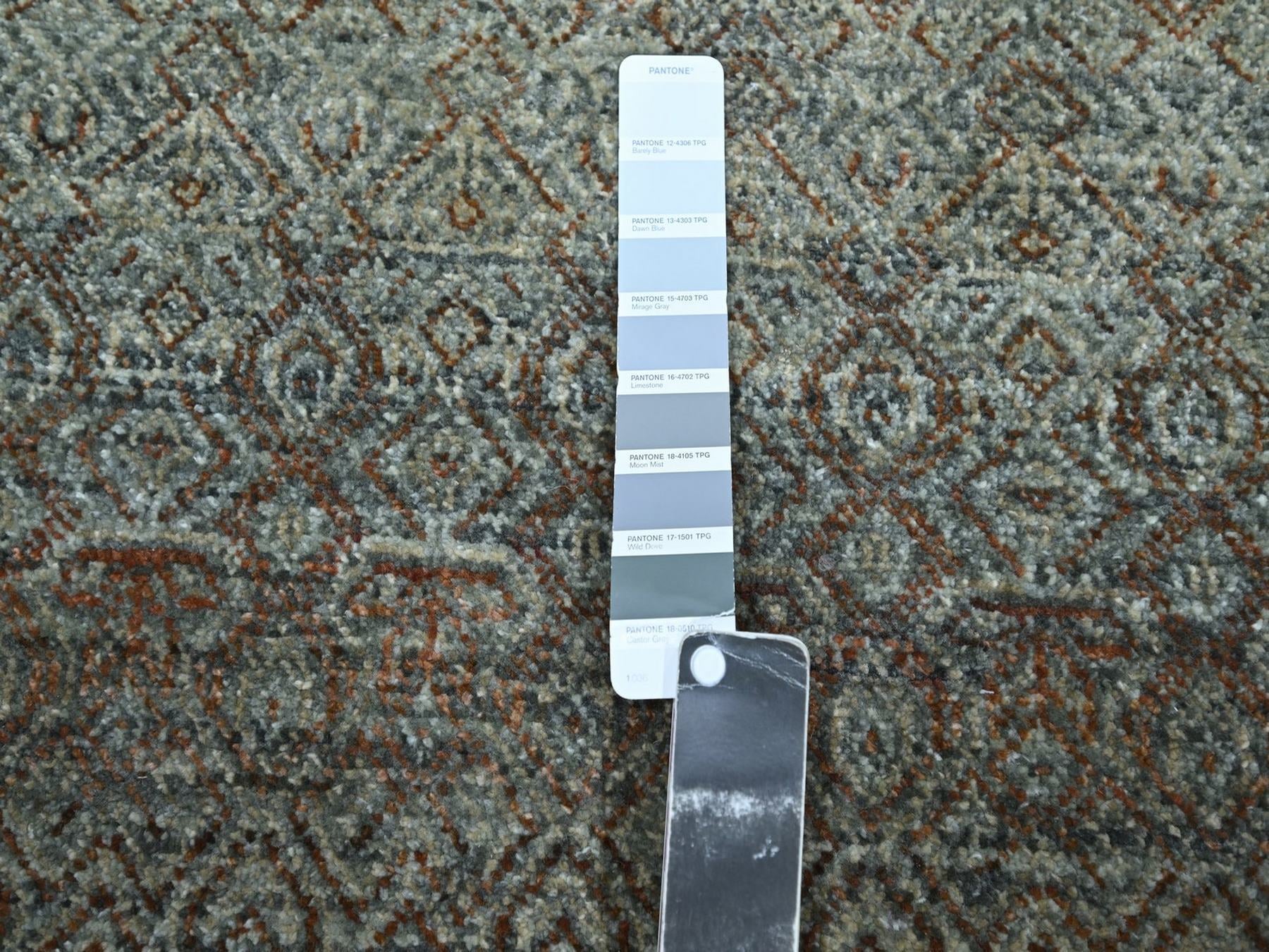 Modern / Contemporary hand-knotted wool runner in Gray, 2'6" x 6' — SKU O076872 (view 4)