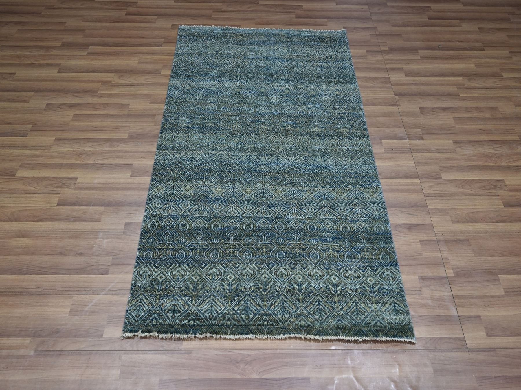 Blue 3'0" x 5'0" Modern and Contemporary Hand knotted Wool Rug - Sku: O076880
