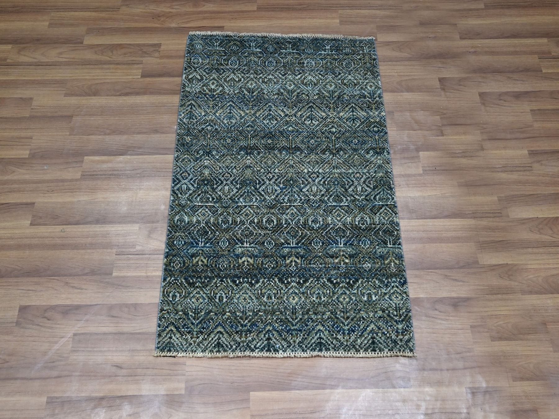 Blue 2'0" x 3'0" Modern and Contemporary Hand knotted Wool Rug - Sku: O076887