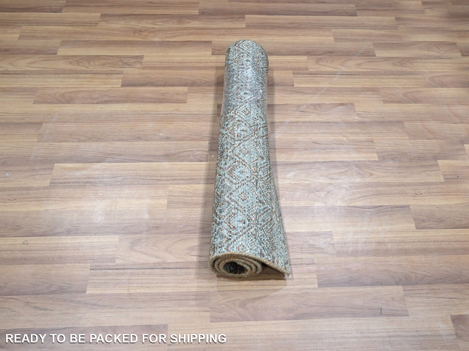 Modern / Contemporary hand-knotted wool rug in Gray, 2'1" x 3'1" — SKU O076890 (view 5)
