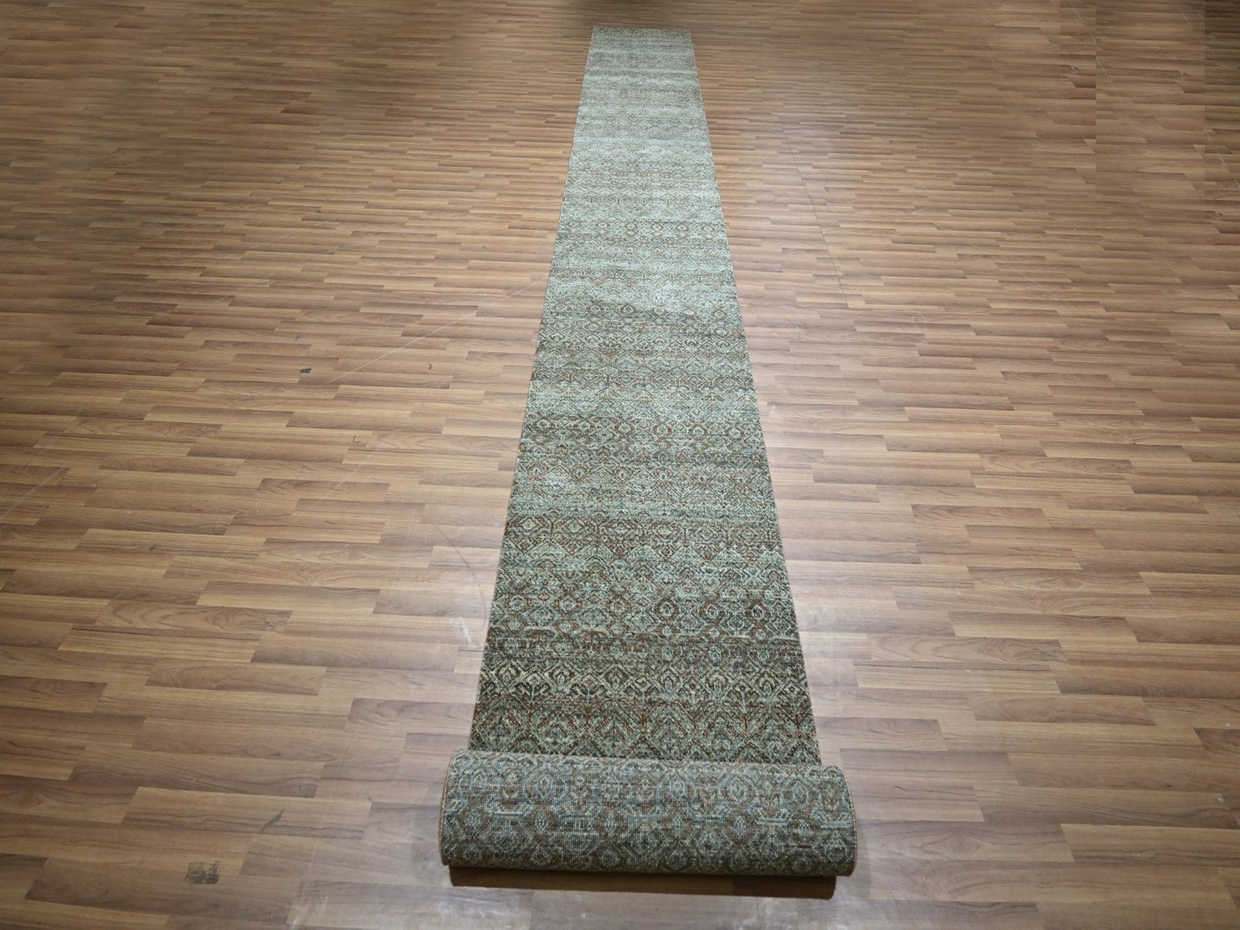 Grey 2'6" x 22'1" Modern and Contemporary Hand knotted Wool Rug - Sku: O076907