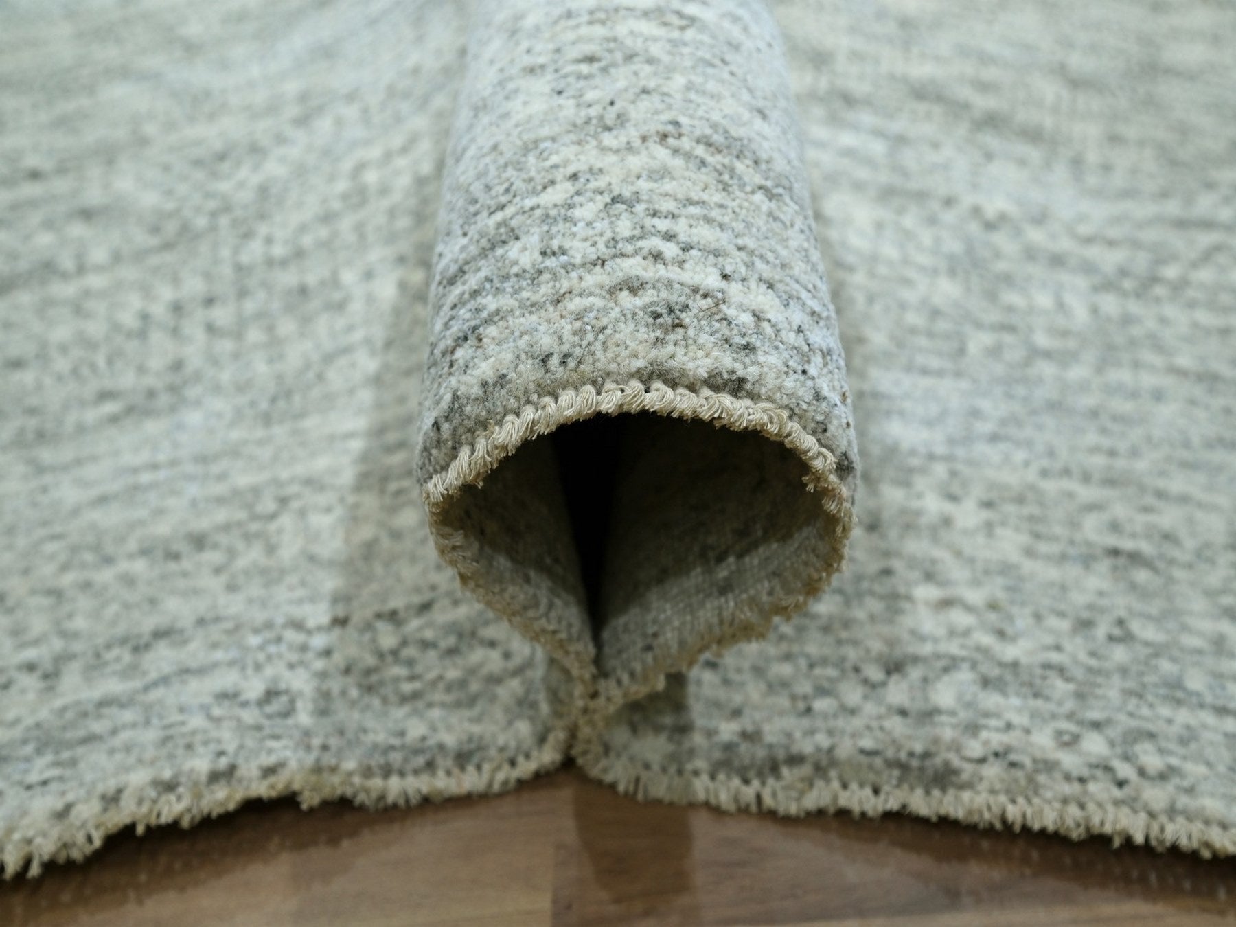 Modern / Contemporary hand-knotted wool rug in Gray, 8' x 10'2" — SKU O076915 (view 5)