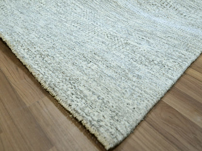 Modern / Contemporary hand-knotted wool rug in Gray, 8' x 10'2" — SKU O076915 (view 6)