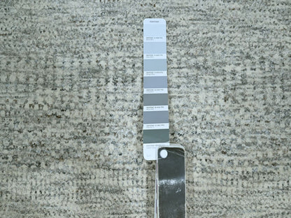 Modern / Contemporary hand-knotted wool rug in Gray, 8' x 10'2" — SKU O076915 (view 7)