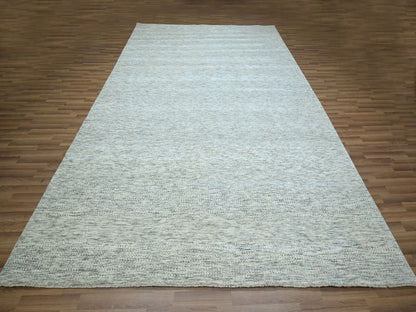 Modern / Contemporary hand-knotted wool rug in Gray, 9'2" x 12'1" — SKU O076917 (view 2)