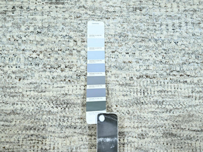 Modern / Contemporary hand-knotted wool rug in Gray, 9'2" x 12'1" — SKU O076917 (view 7)