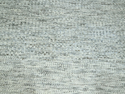 Modern / Contemporary hand-knotted wool rug in Gray, 9'2" x 12'1" — SKU O076917 (view 8)