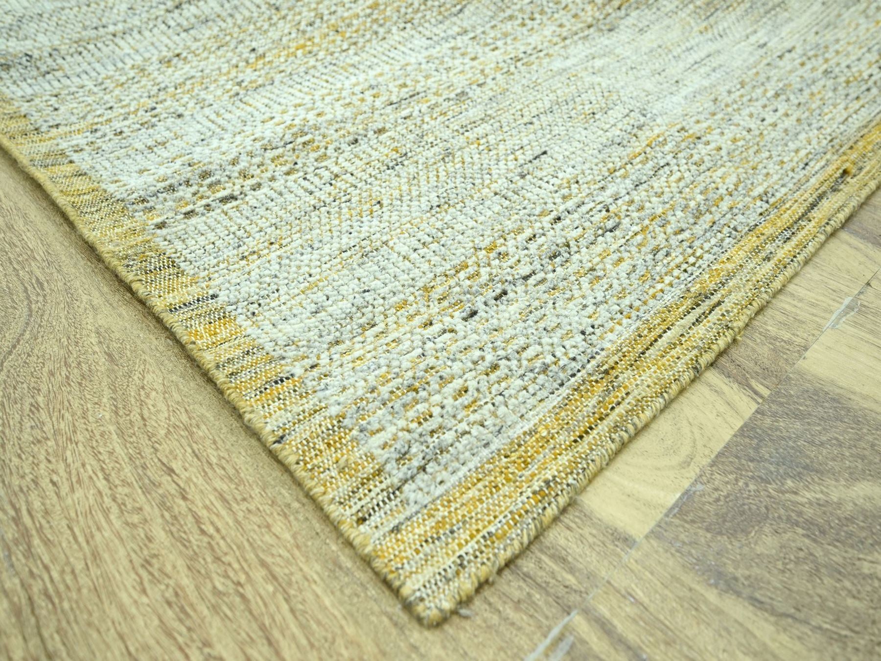 Modern / Contemporary hand-knotted wool rug in Yellow, 11'10" x 14'11" — SKU O076928 (view 6)