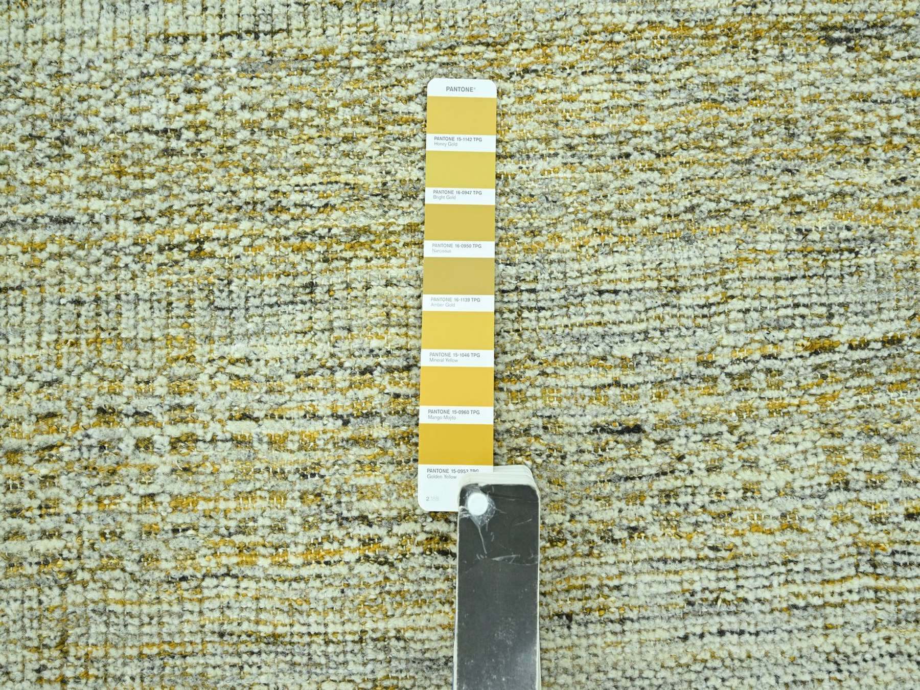 Modern / Contemporary hand-knotted wool rug in Yellow, 10'2" x 13'10" — SKU O076931 (view 7)
