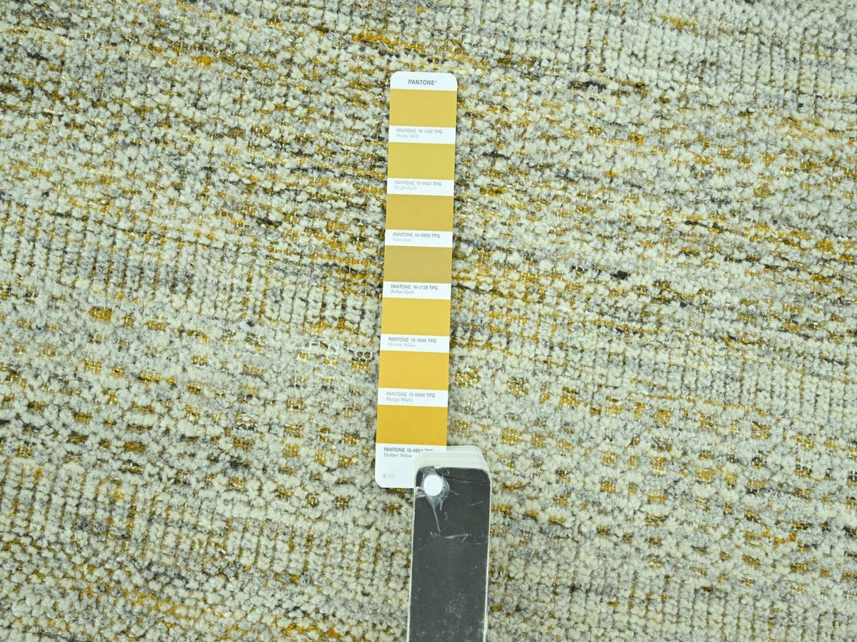 Modern / Contemporary hand-knotted wool rug in Yellow, 10' x 13'11" — SKU O076934 (view 7)