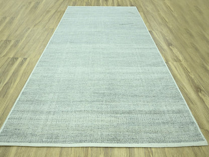 Modern / Contemporary hand-knotted wool rug in Gray, 9'11" x 14' — SKU O076974 (view 2)