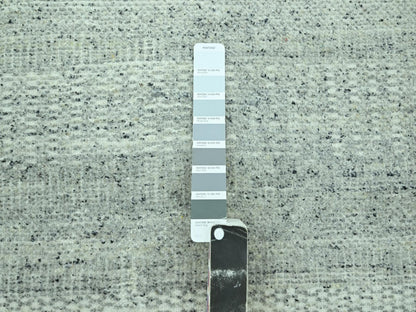 Modern / Contemporary hand-knotted wool rug in Gray, 9'11" x 14' — SKU O076974 (view 7)