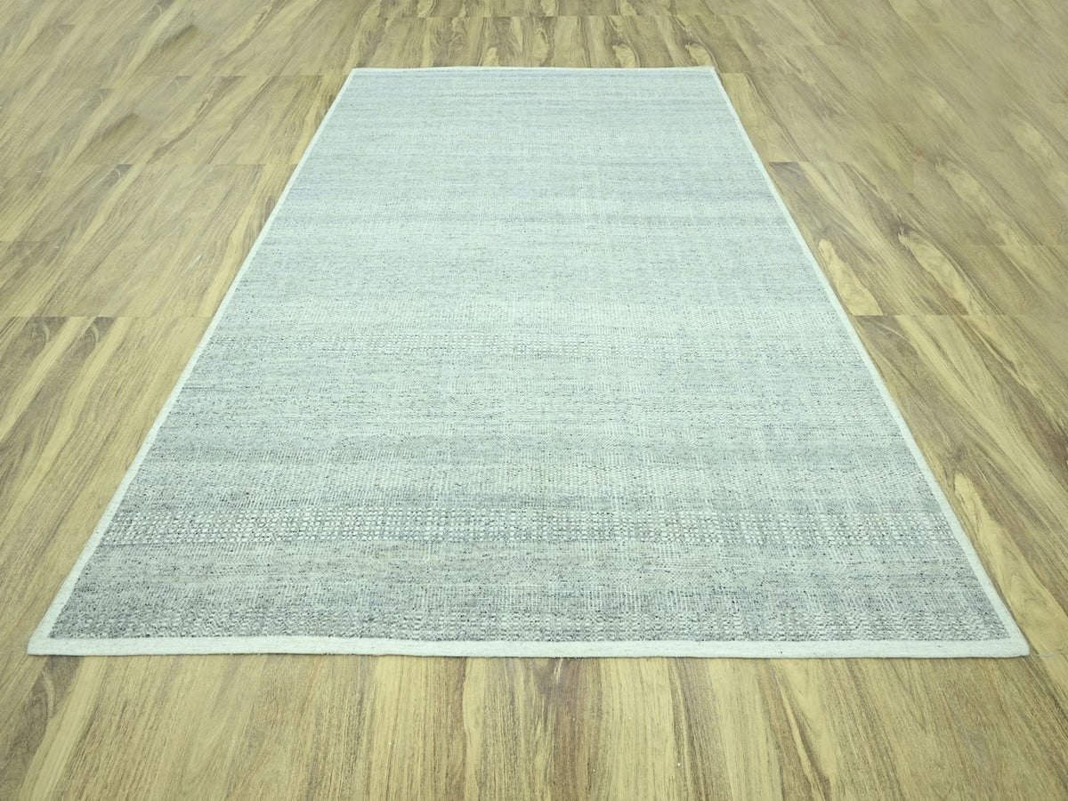 Modern / Contemporary hand-knotted wool rug in Gray, 9'1" x 12'1" — SKU O076975 (view 2)