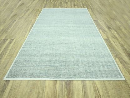 Modern / Contemporary hand-knotted wool rug in Gray, 9'1" x 12'1" — SKU O076975 (view 2)