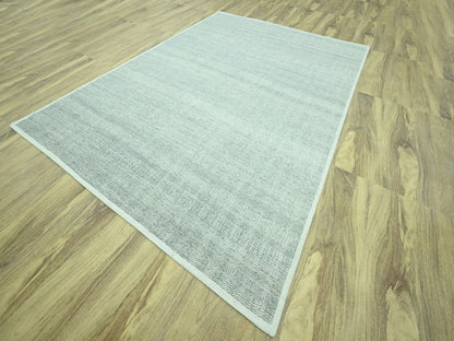 Modern / Contemporary hand-knotted wool rug in Gray, 9'1" x 12'1" — SKU O076975 (view 3)