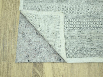 Modern / Contemporary hand-knotted wool rug in Gray, 9'1" x 12'1" — SKU O076975 (view 4)