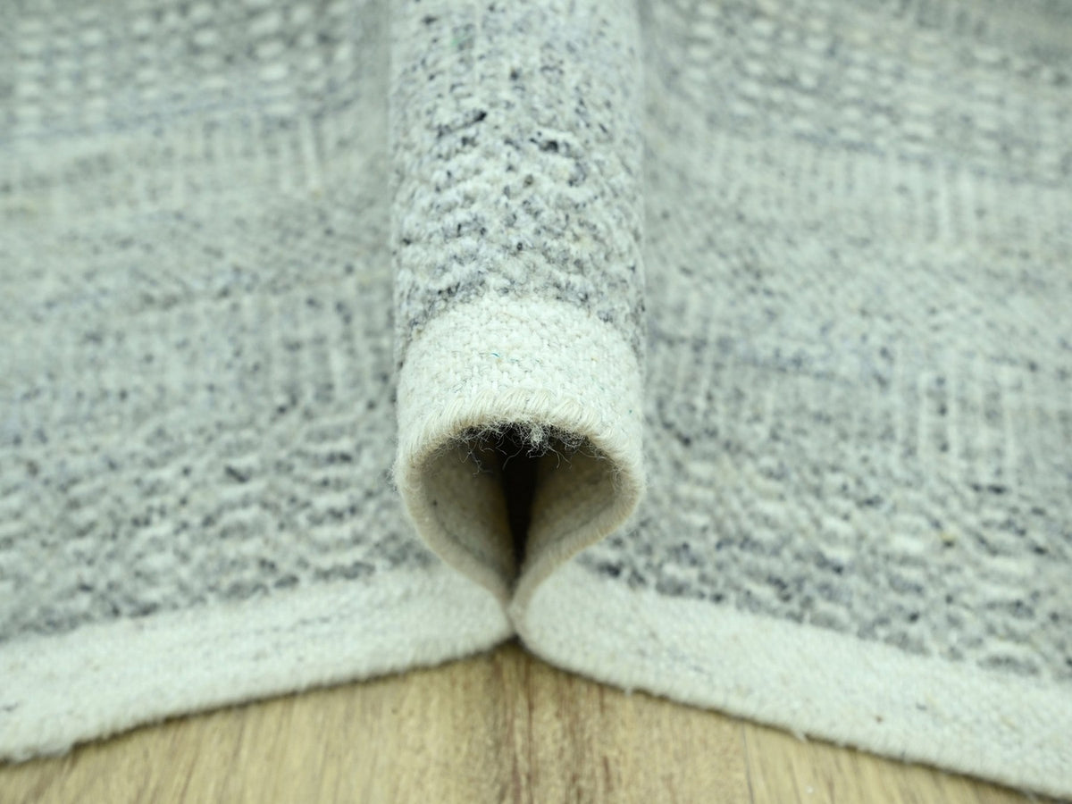 Modern / Contemporary hand-knotted wool rug in Gray, 9'1" x 12'1" — SKU O076975 (view 5)