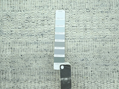 Modern / Contemporary hand-knotted wool rug in Gray, 9'1" x 12'1" — SKU O076975 (view 7)