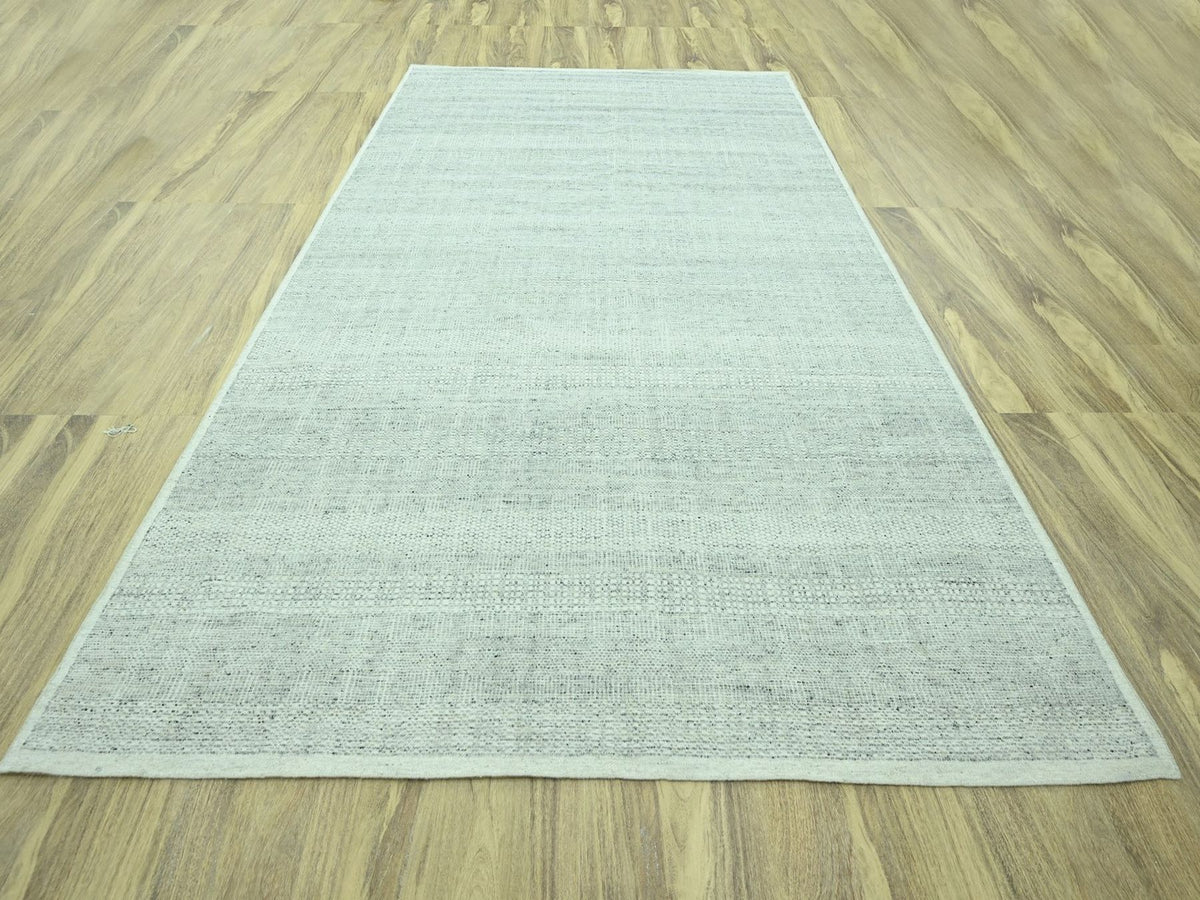 Modern / Contemporary hand-knotted wool rug in Gray, 9'1" x 12'2" — SKU O076976 (view 2)