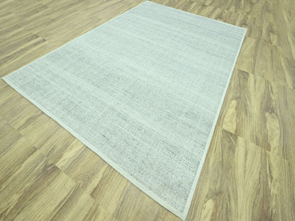 Modern / Contemporary hand-knotted wool rug in Gray, 9'1" x 12'2" — SKU O076976 (view 3)