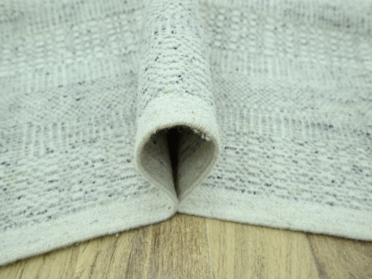 Modern / Contemporary hand-knotted wool rug in Gray, 9'1" x 12'2" — SKU O076976 (view 5)