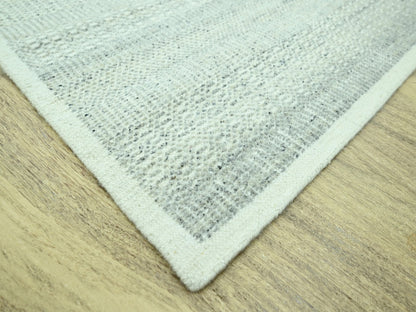 Modern / Contemporary hand-knotted wool rug in Gray, 8'2" x 10'2" — SKU O076977 (view 6)