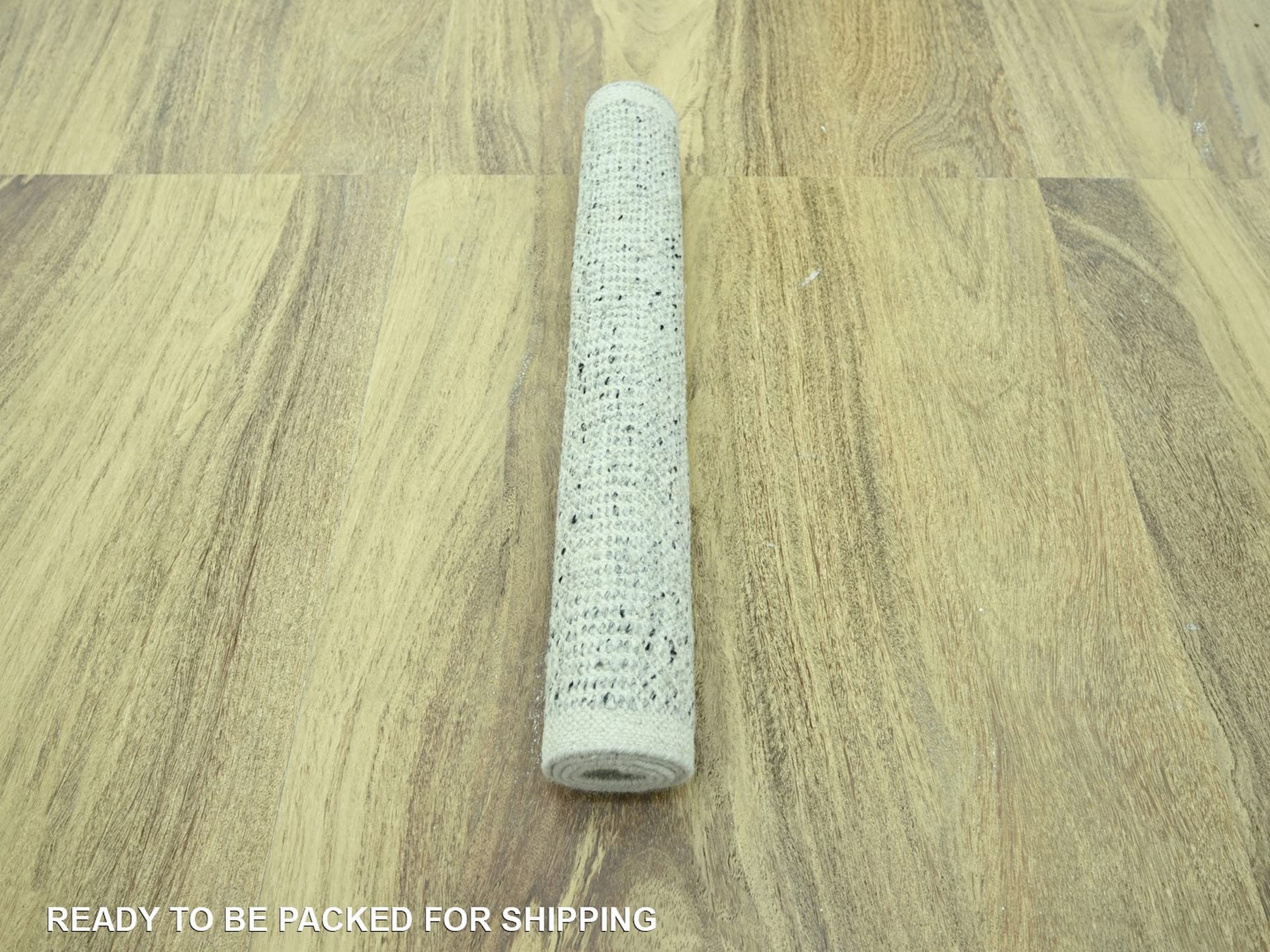 Modern / Contemporary hand-knotted wool rug in Gray, 2' x 3' — SKU O076978 (view 5)