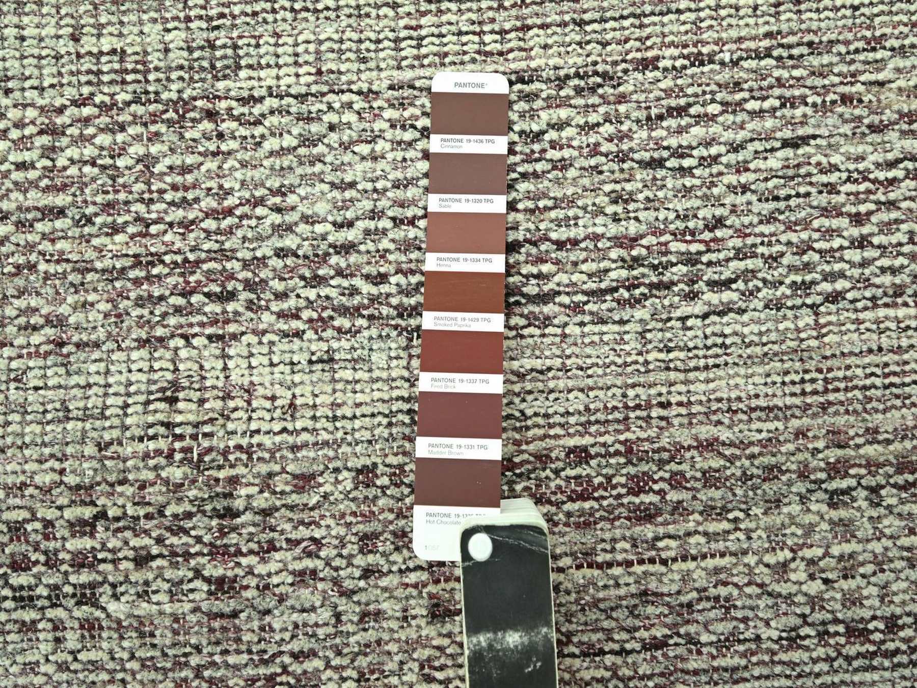 Modern / Contemporary hand-knotted wool runner in Red, 2'8" x 10'3" — SKU O077054 (view 4)