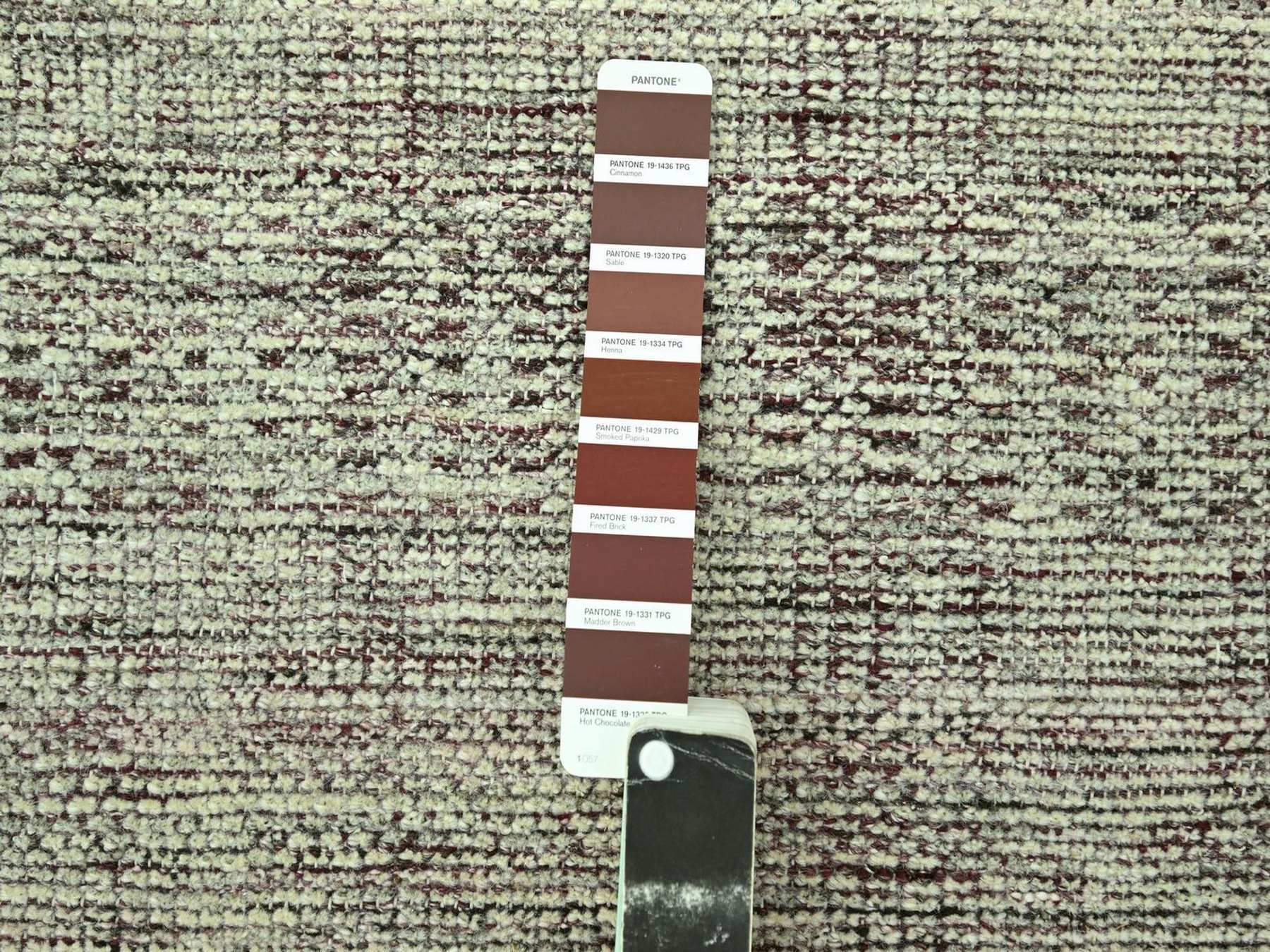 Modern / Contemporary hand-knotted wool runner in Red, 2'6" x 6' — SKU O077057 (view 4)