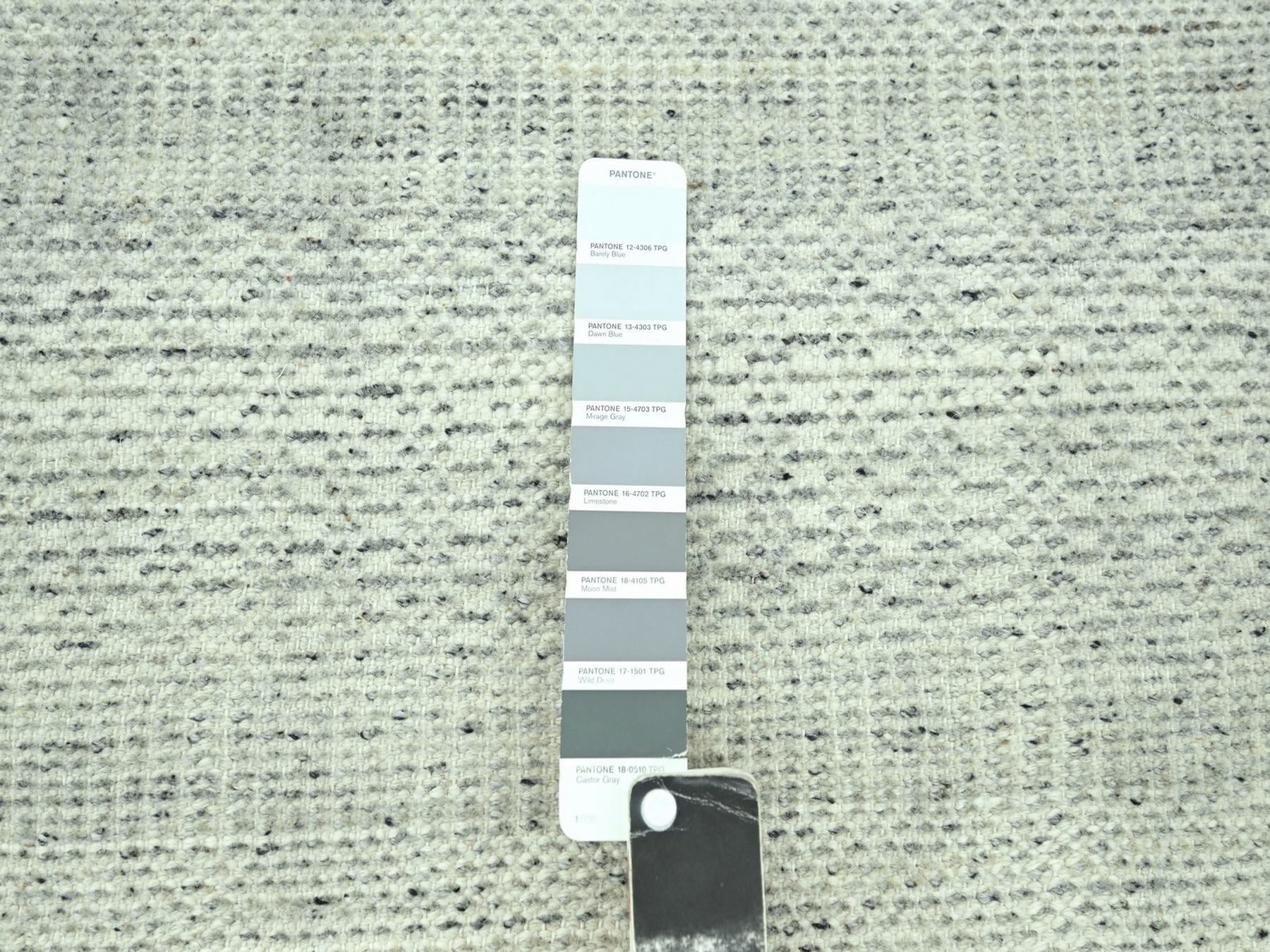 Modern / Contemporary hand-knotted wool runner in Gray, 2'6" x 11'10" — SKU O077061 (view 4)