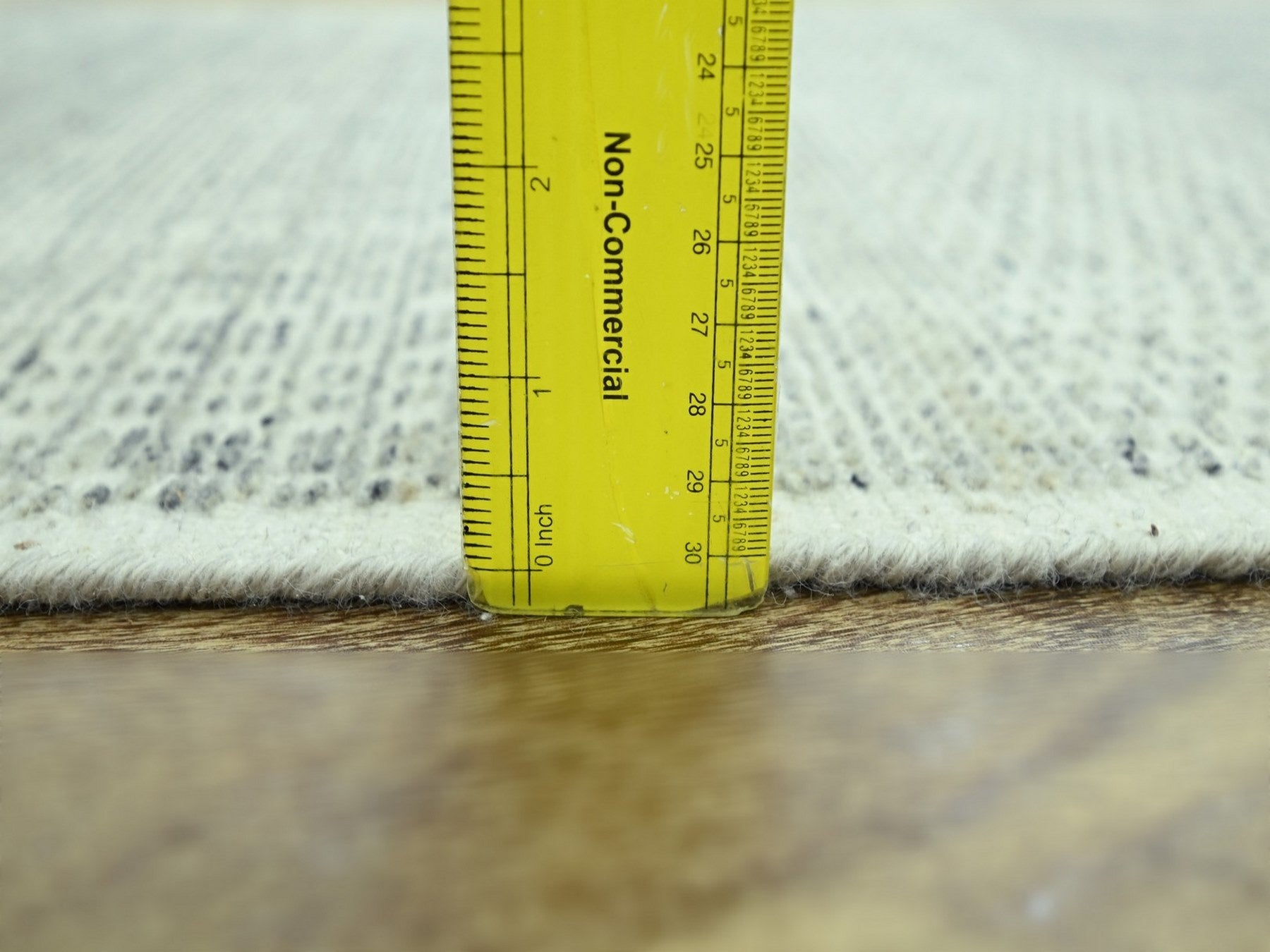Modern / Contemporary hand-knotted wool runner in Gray, 2'6" x 11'10" — SKU O077061 (view 6)