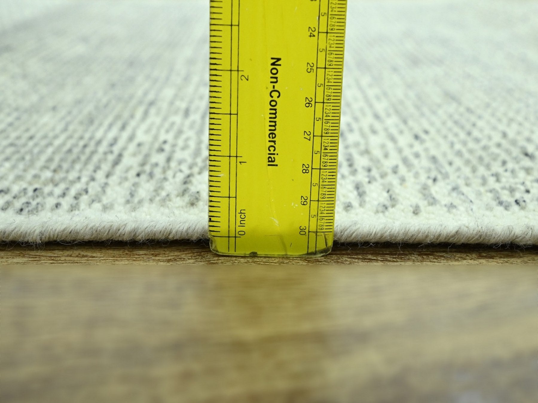Modern / Contemporary hand-knotted wool runner in Gray, 2'8" x 11'10" — SKU O077063 (view 6)