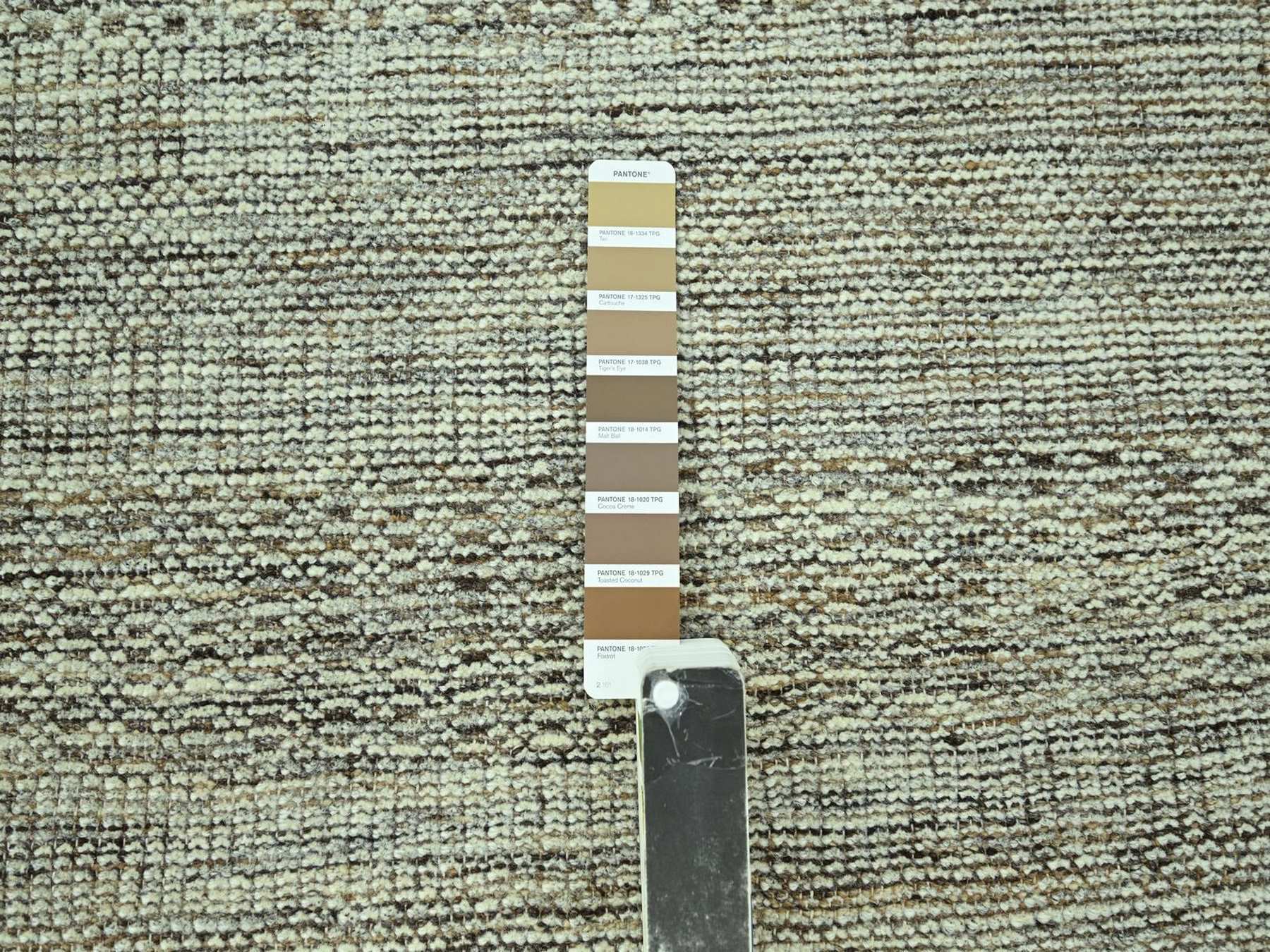 Modern / Contemporary hand-knotted wool runner in Brown, 2'7" x 10'1" — SKU O077076 (view 4)
