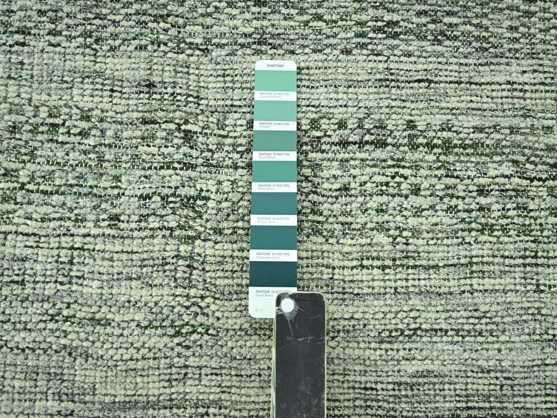 Modern / Contemporary hand-knotted wool runner in Green, 2'8" x 12' — SKU O077079 (view 4)