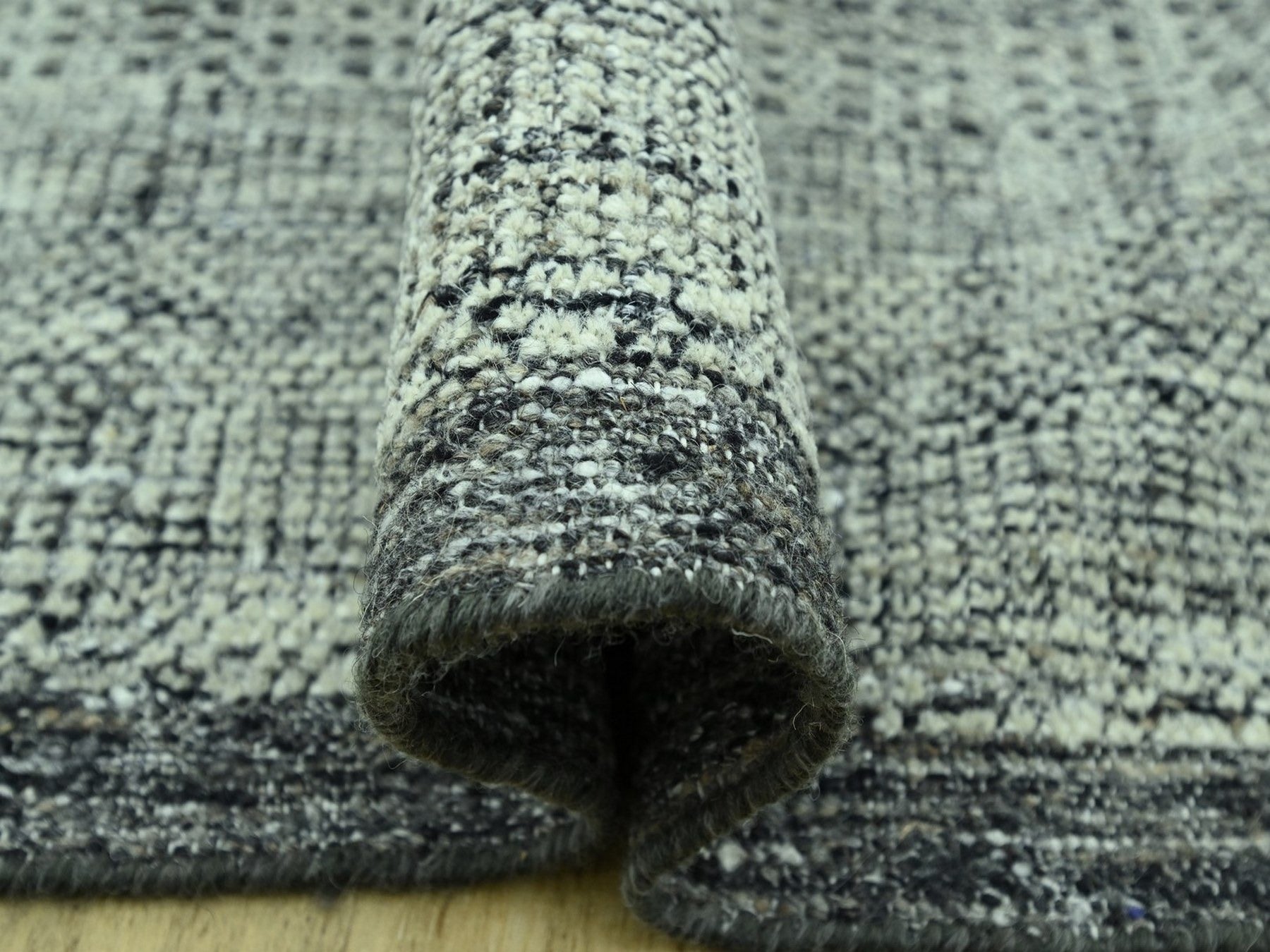 Modern / Contemporary hand-knotted wool rug in Black, 12'3" x 15' — SKU O077083 (view 5)
