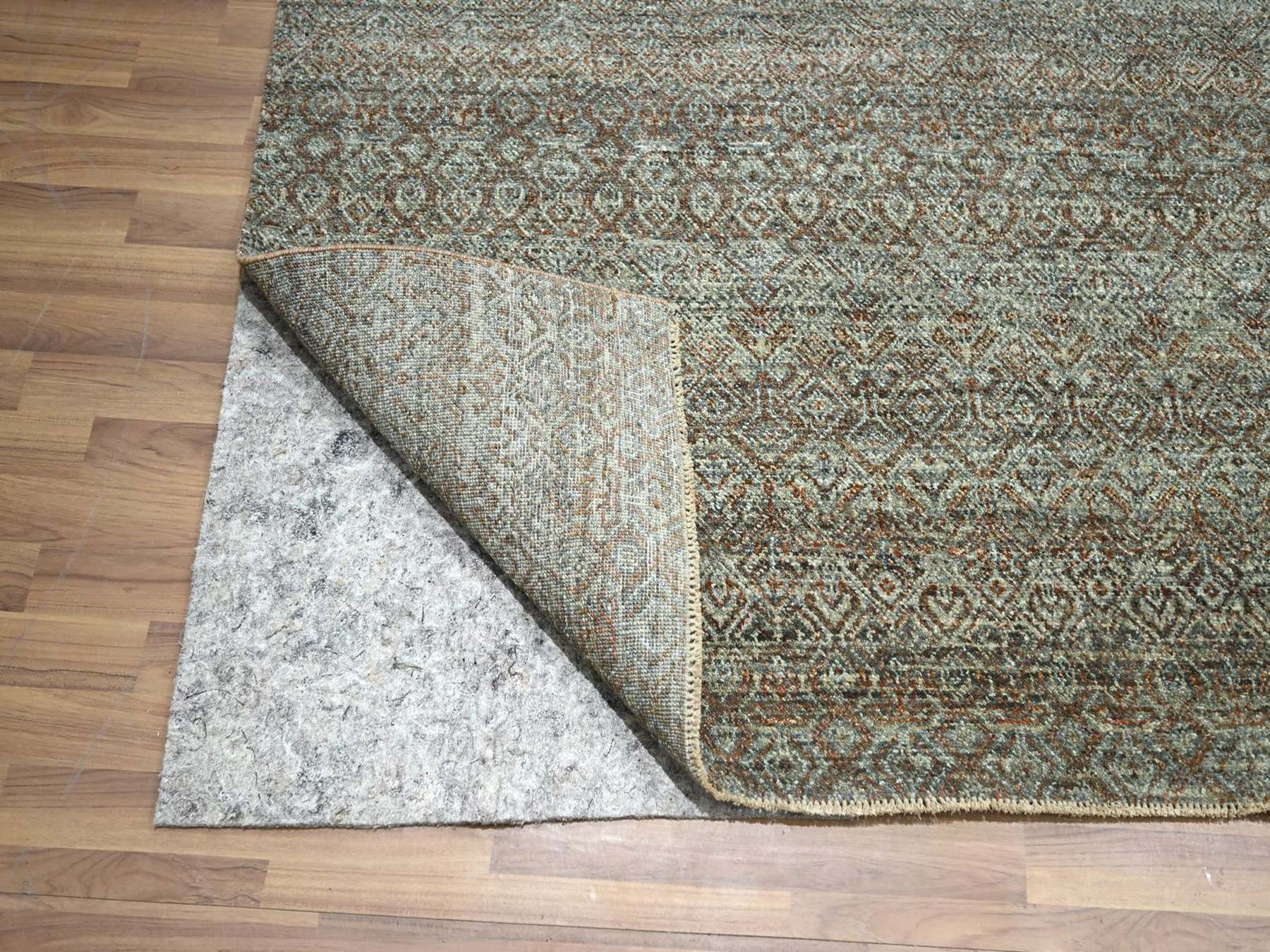Modern / Contemporary hand-knotted wool rug in Green, 11'11" x 14'11" — SKU O077085 (view 4)