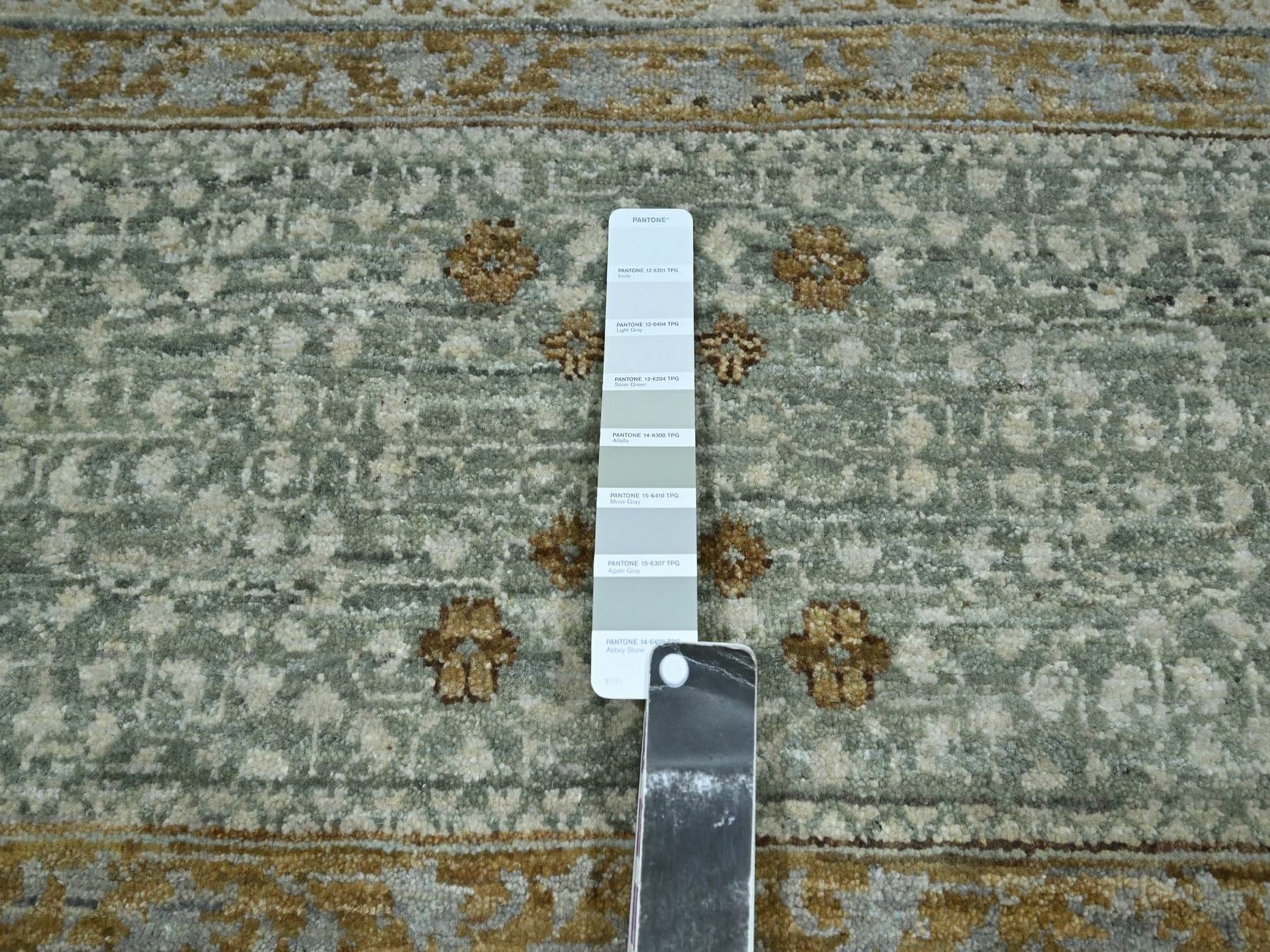 Mamluk Mamluk hand-knotted wool rug in Green & Ivory, 10' x 14'2" — SKU O077088 (view 7)