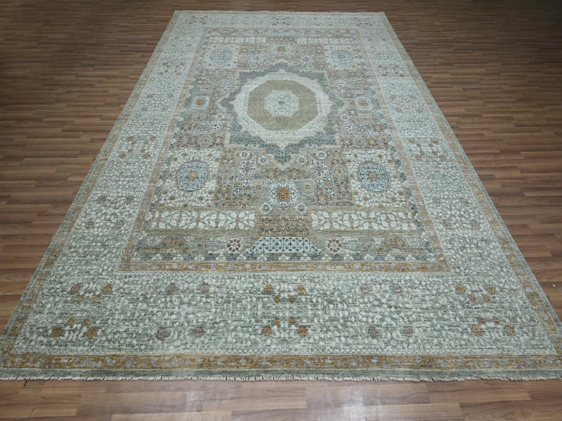 Mamluk Mamluk hand-knotted wool rug in Green, 8'11" x 12'1" — SKU O077099 (view 2)