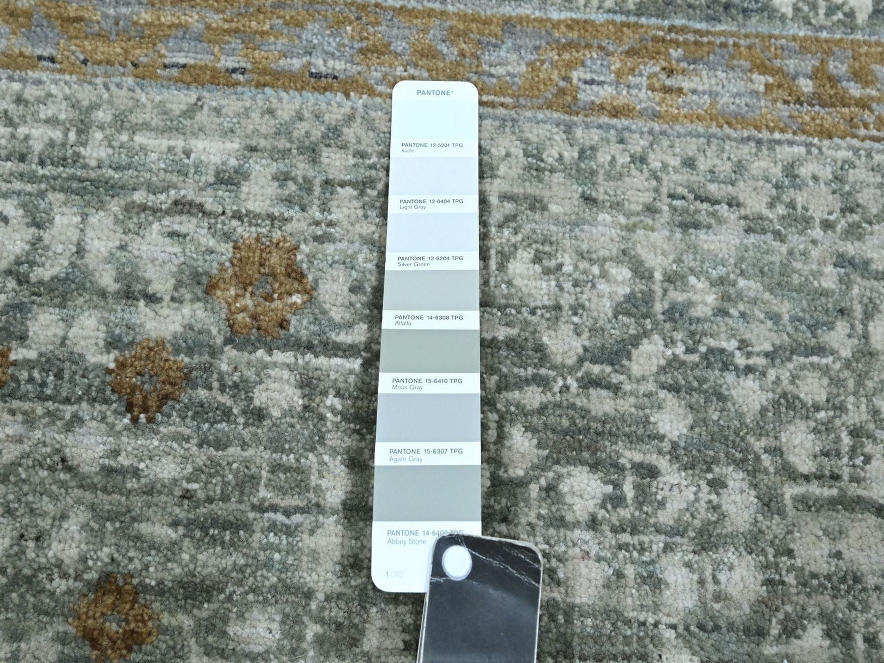 Mamluk Mamluk hand-knotted wool rug in Green, 8'11" x 12'1" — SKU O077099 (view 7)