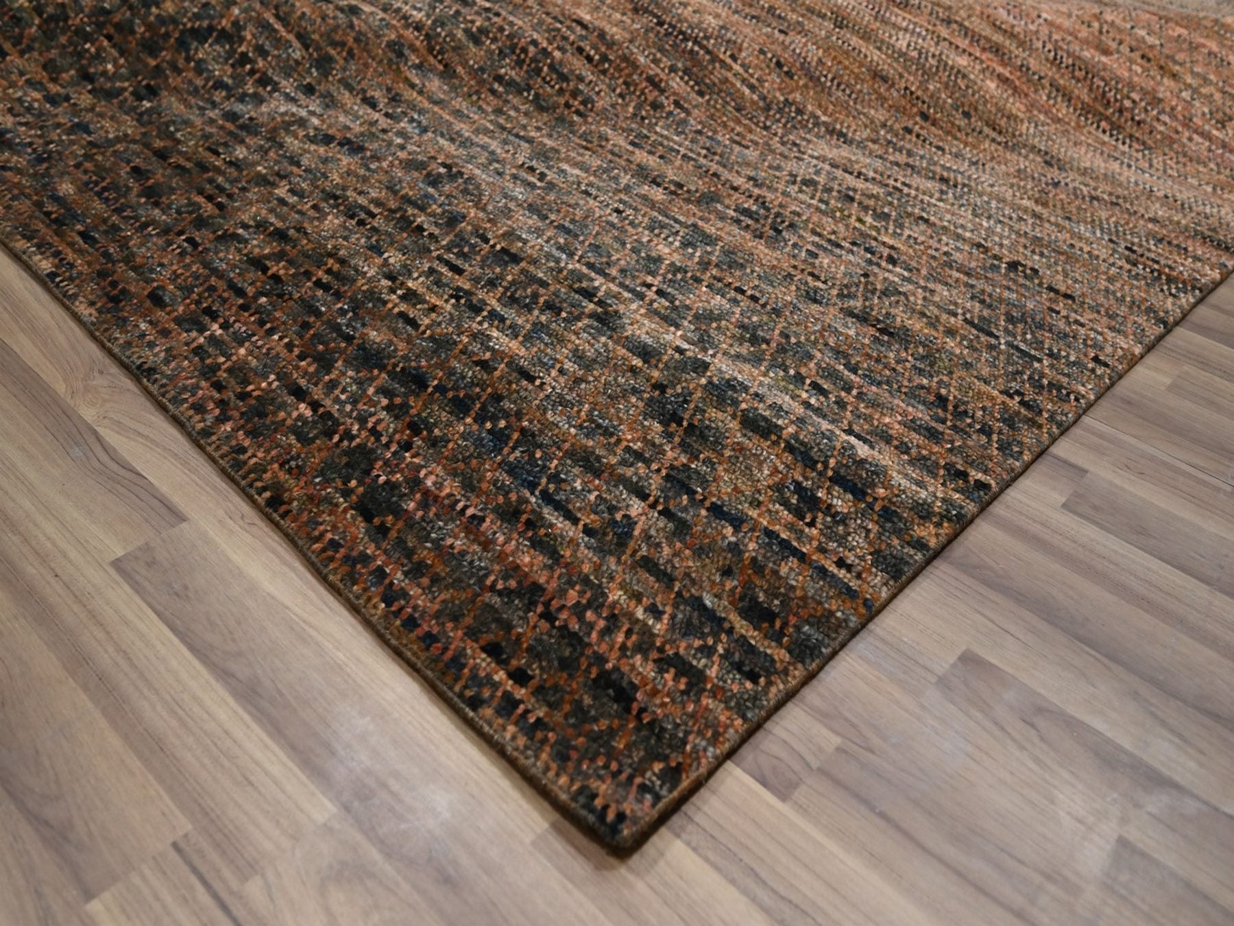 Modern / Contemporary hand-knotted wool rug in Brown, 9'1" x 11'11" — SKU O077102 (view 6)