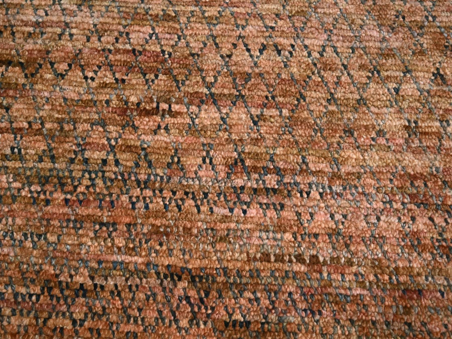 Modern / Contemporary hand-knotted wool rug in Brown, 9'1" x 11'11" — SKU O077102 (view 8)