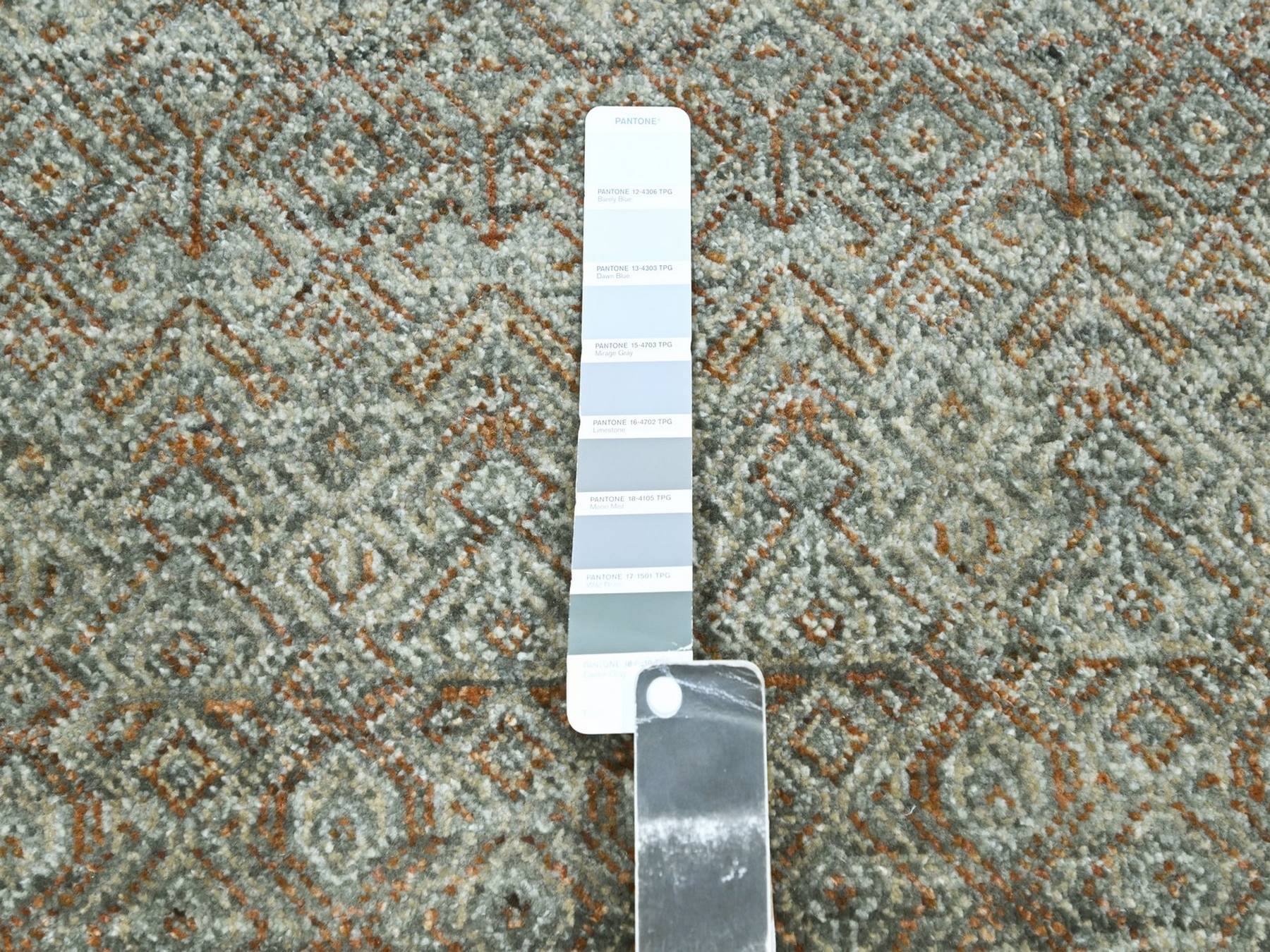 Modern / Contemporary hand-knotted wool rug in Green, 9'1" x 12' — SKU O077104 (view 7)